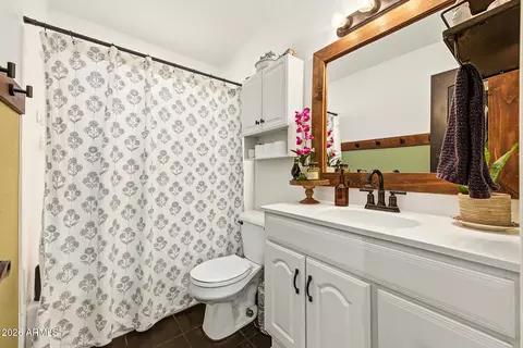 Bath - 1045 S Drew St, Mesa, AZ 85210 photo 2 of 2