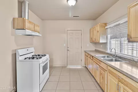 Entry Way - 1237 E Pierce St, Phoenix, AZ 85006 photo 1 of 4