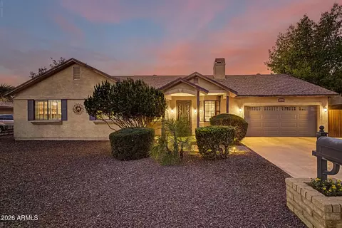 11842 N 82nd Dr, Peoria, AZ 85345