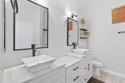 Bath - 8711 E Nido Ave, Mesa, AZ 85209 photo 1 of 5