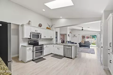 Kitchen - 8711 E Nido Ave, Mesa, AZ 85209 photo 4 of 4