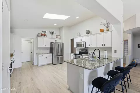Kitchen - 8711 E Nido Ave, Mesa, AZ 85209 photo 3 of 4