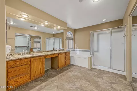 Bath - 15819 S 27th St, Phoenix, AZ 85048 photo 2 of 4