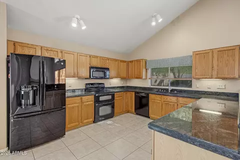 Kitchen - 15819 S 27th St, Phoenix, AZ 85048 photo 1 of 3