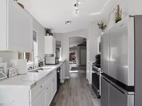 Kitchen - 2135 E Danbury Rd, Phoenix, AZ 85022 photo 4 of 4