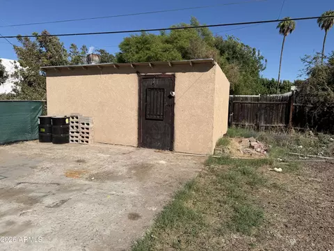 Exterior - 2230 W Morten Ave, Phoenix, AZ 85021 photo 8 of 8