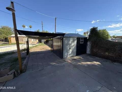Exterior - 2230 W Morten Ave, Phoenix, AZ 85021 photo 6 of 8