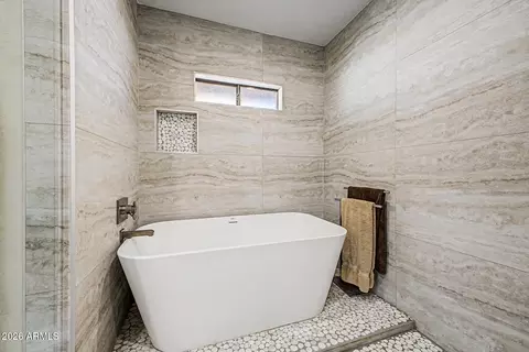 Bath - 4130 E Grove Cir, Mesa, AZ 85206 photo 1 of 3
