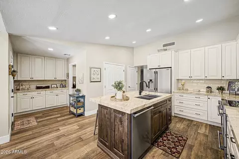 Kitchen - 4130 E Grove Cir, Mesa, AZ 85206 photo 4 of 4