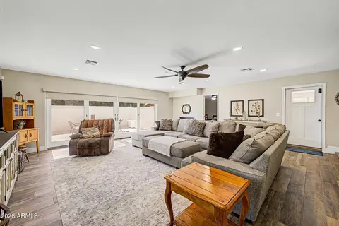 Living - 4130 E Grove Cir, Mesa, AZ 85206 photo 2 of 4