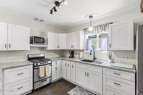 Kitchen - 5228 N 15th St, Phoenix, AZ 85014 photo 12 of 13