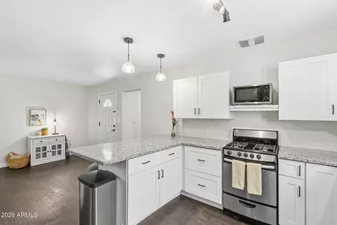 Kitchen - 5228 N 15th St, Phoenix, AZ 85014 photo 8 of 13