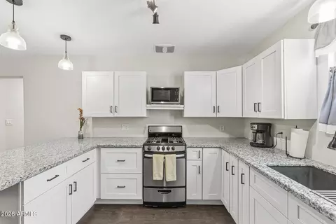 Kitchen - 5228 N 15th St, Phoenix, AZ 85014 photo 13 of 13