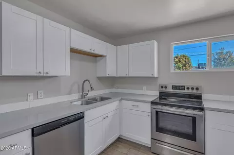 Kitchen - 5517 N 29th Ave, Phoenix, AZ 85017 photo 2 of 3