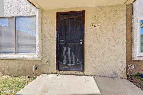 Exterior - 7126 N 19th Ave #109, Phoenix, AZ 85021 photo 2 of 9