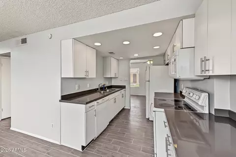 Kitchen - 7126 N 19th Ave #109, Phoenix, AZ 85021 photo 4 of 4