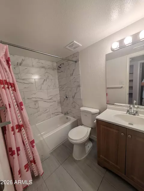 Bath - 4629 E Southgate Ave, Phoenix, AZ 85040 photo 1 of 3