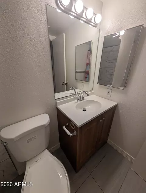 Bath - 4629 E Southgate Ave, Phoenix, AZ 85040 photo 3 of 3