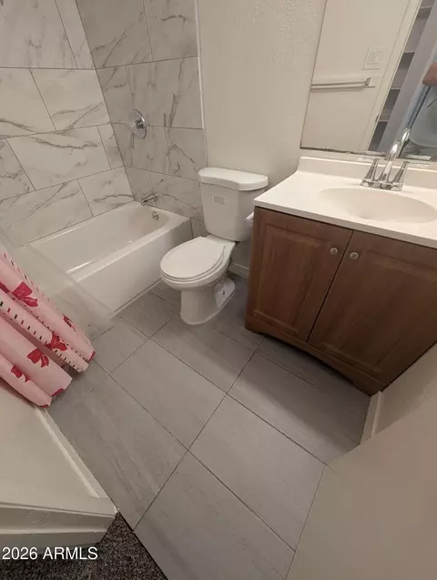 Bath - 4629 E Southgate Ave, Phoenix, AZ 85040 photo 2 of 3