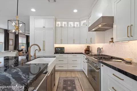 Kitchen - 2107 W Kuralt Dr, Anthem, AZ 85086 photo 5 of 9