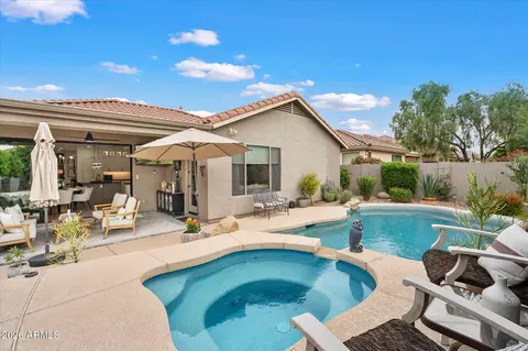 Exterior - 2107 W Kuralt Dr, Anthem, AZ 85086 photo 5 of 9