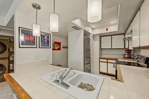 Kitchen - 4330 N 5th Ave #102, Phoenix, AZ 85013 photo 2 of 4