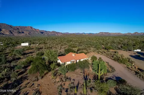 11086 E Hummingbird Ln, Gold Canyon, AZ 85118