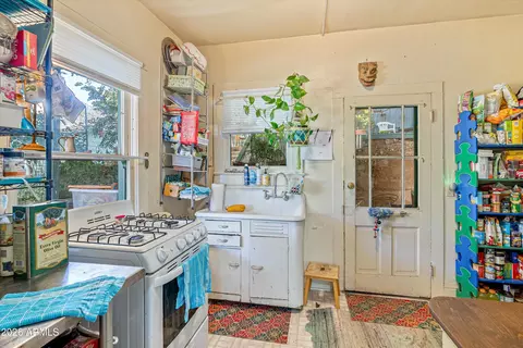 Kitchen - 108 Quarry Canyon Rd, Bisbee, AZ 85603 photo 4 of 5
