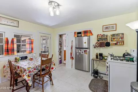 Kitchen - 108 Quarry Canyon Rd, Bisbee, AZ 85603 photo 2 of 5