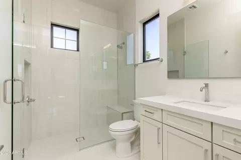 Bath - 3025 E Rosemonte Dr, Phoenix, AZ 85050 photo 4 of 7