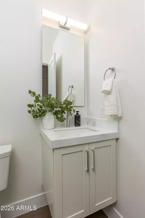 Bath - 3025 E Rosemonte Dr, Phoenix, AZ 85050 photo 5 of 7