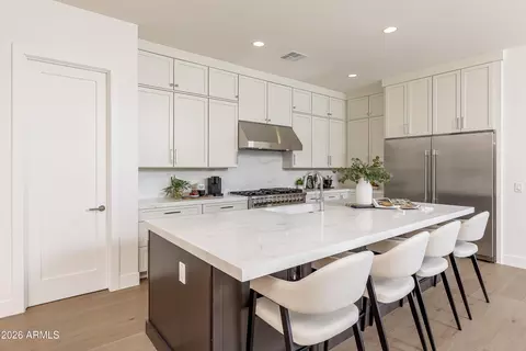 Kitchen - 3025 E Rosemonte Dr, Phoenix, AZ 85050 photo 3 of 4