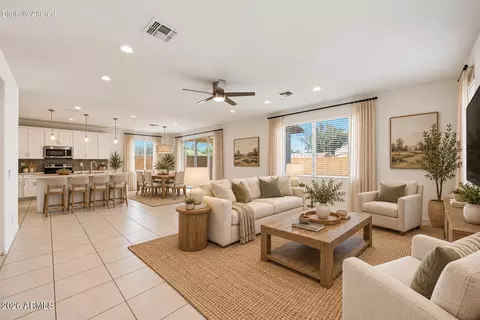 6742 W Discovery Dr, Glendale, AZ 85303