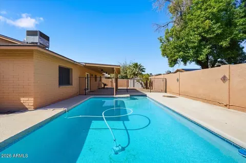 Exterior - 818 E Drake Dr, Tempe, AZ 85283 photo 9 of 10