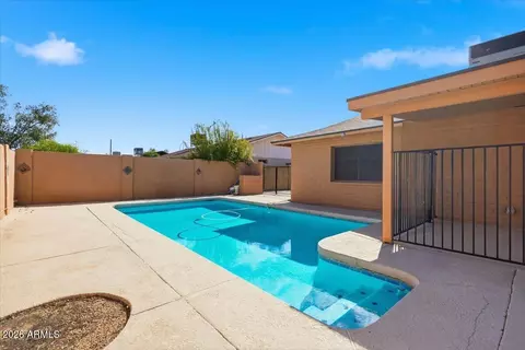 Exterior - 818 E Drake Dr, Tempe, AZ 85283 photo 7 of 10