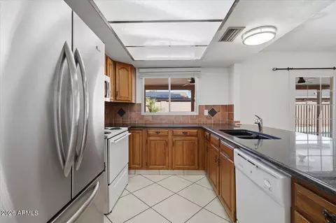 Kitchen - 818 E Drake Dr, Tempe, AZ 85283 photo 2 of 4