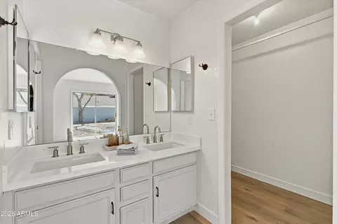 Bath - 6215 Encanto St, Mesa, AZ 85205 photo 2 of 3