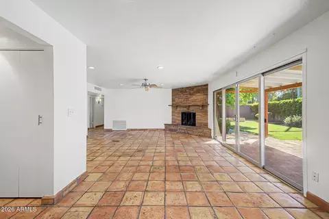 Living - 507 E Solana Dr, Tempe, AZ 85281 photo 5 of 7