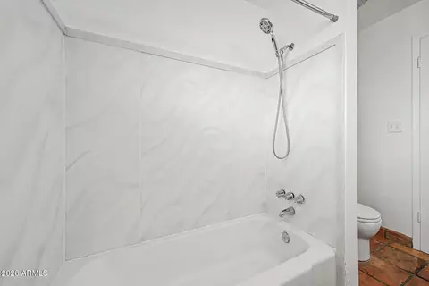 Bath - 507 E Solana Dr, Tempe, AZ 85281 photo 2 of 3