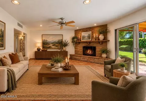 Living - 507 E Solana Dr, Tempe, AZ 85281 photo 2 of 7