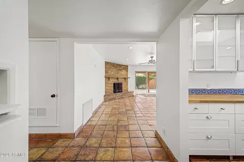 Entry Way - 507 E Solana Dr, Tempe, AZ 85281 photo 2 of 2