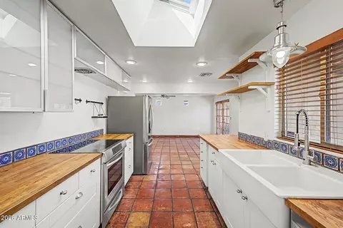 Kitchen - 507 E Solana Dr, Tempe, AZ 85281 photo 1 of 4