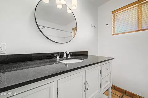 Bath - 507 E Solana Dr, Tempe, AZ 85281 photo 1 of 3