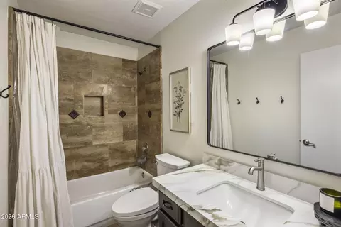 Bath - 4539 E St John Rd, Phoenix, AZ 85032 photo 2 of 2