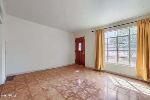 Living - 1212 E Winter Dr, Phoenix, AZ 85020 photo 1 of 4