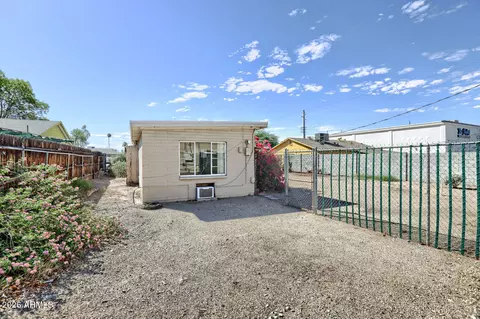 Exterior - 1212 E Winter Dr, Phoenix, AZ 85020 photo 2 of 2