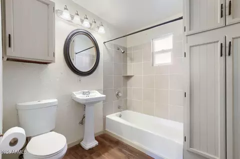Bath - 1212 E Winter Dr, Phoenix, AZ 85020 photo 1 of 2