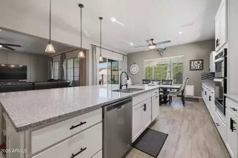Kitchen - 10910 E Travertine Ave, Mesa, AZ 85212 photo 4 of 6