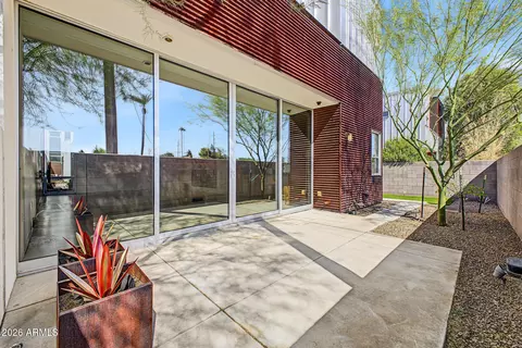 Exterior - 5568 N 12th St, Phoenix, AZ 85014 photo 2 of 5