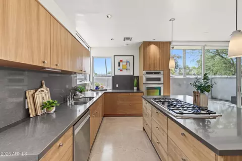 Kitchen - 5568 N 12th St, Phoenix, AZ 85014 photo 3 of 4